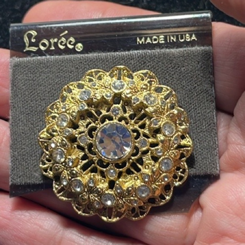 Loree Gold Tone Bedazzled Rhinestones Brooch. MA